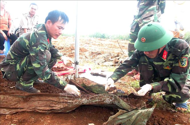 Phát hiện và cất bốc 14 hài cốt liệt sĩ tại Dốc Miếu, Gio Linh, Quảng Trị